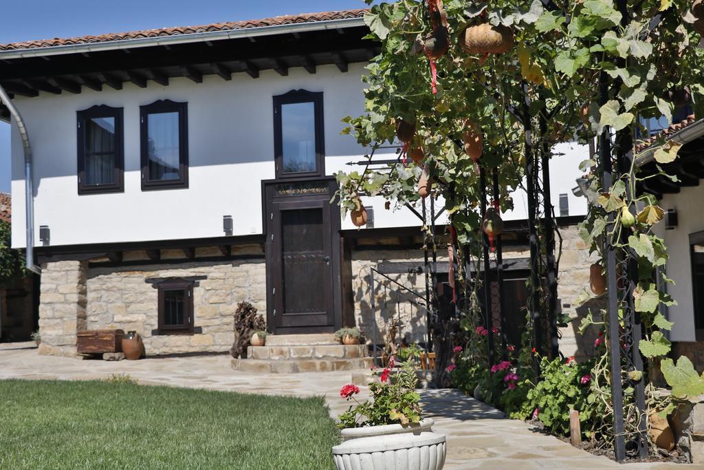 Guest House Epochs Since 1871 Lyaskovets Exterior photo